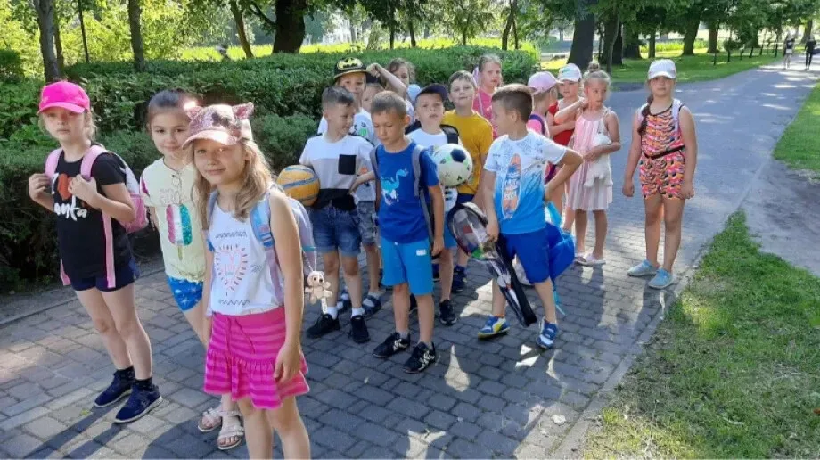 Piknik rodzinny klasy Ic Szkoły Podstawowej nr 1 w Ostrowi Mazowieckiej na terenie Ogródka Jordanowskiego