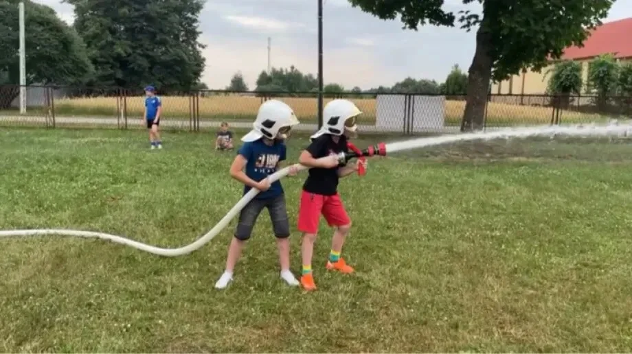Football Dreams Passion na spotkaniu ze strażakami