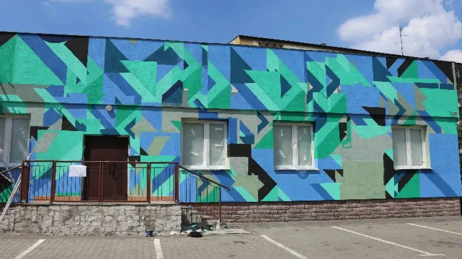 Na budynku Miejskiego Domu Kultury w Ostrowi Mazowieckiej powstaje mural