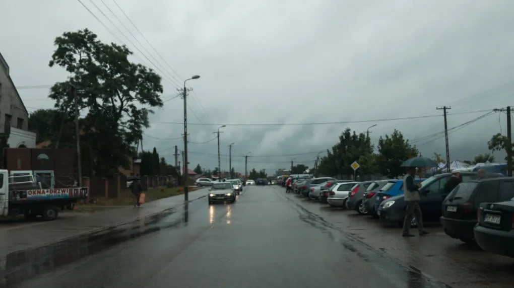 Niedziela pochmurna, z deszczem i burzami