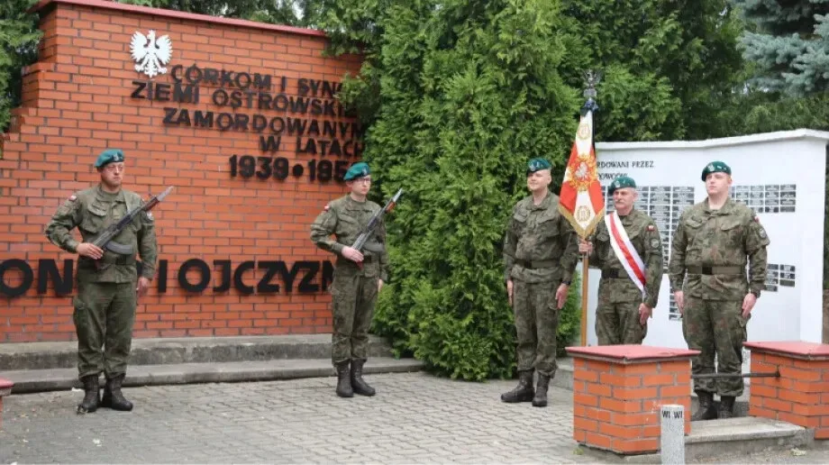 Mieszkańcy Ostrowi Mazowieckiej uczcili pamięć bohaterów Powstania Warszawskiego 