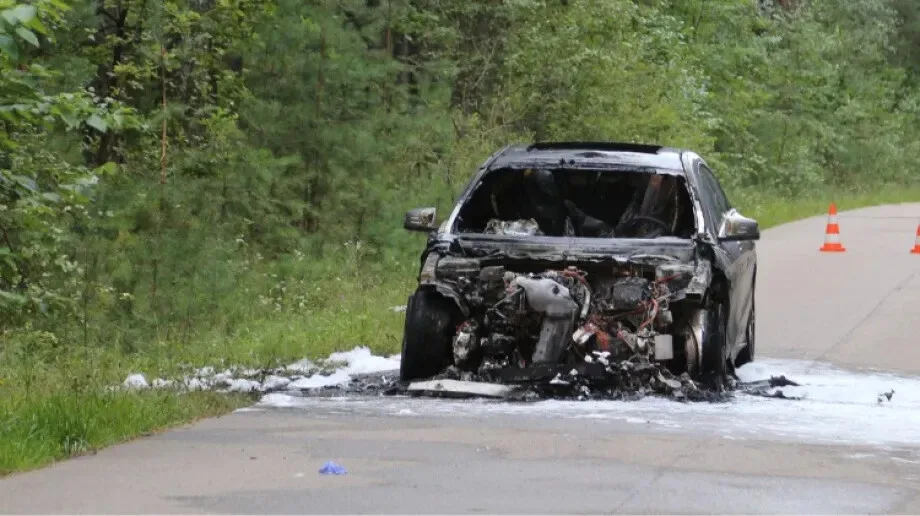 Pożar mercedesa w miejscowości Jarząbka