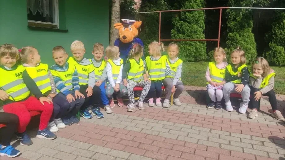 Policjanci w odwiedzinach u pierwszoklasistów