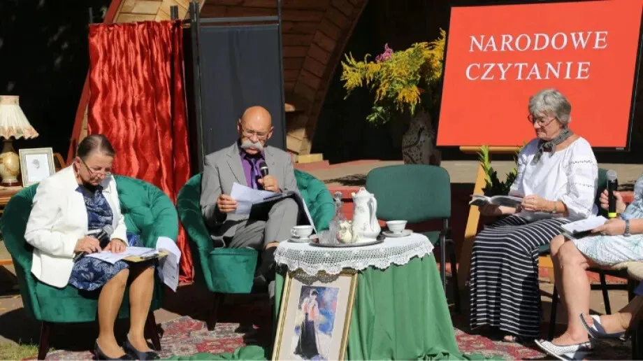 'Narodowe Czytanie' w Ostrowi Mazowieckiej (zdjęcia)