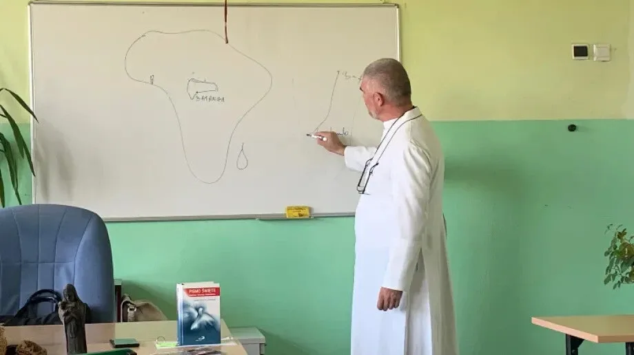 Ojciec Cezary Wieczorek z wizytą w 'Rubinku'