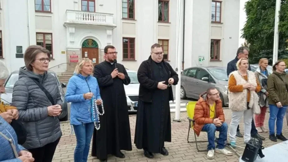 Międzynarodowa Koronka przed Ratuszem