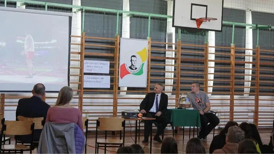 Wojciech Nowicki mistrz olimpijski w rzucie młotem odwiedził 'Rubinek' 