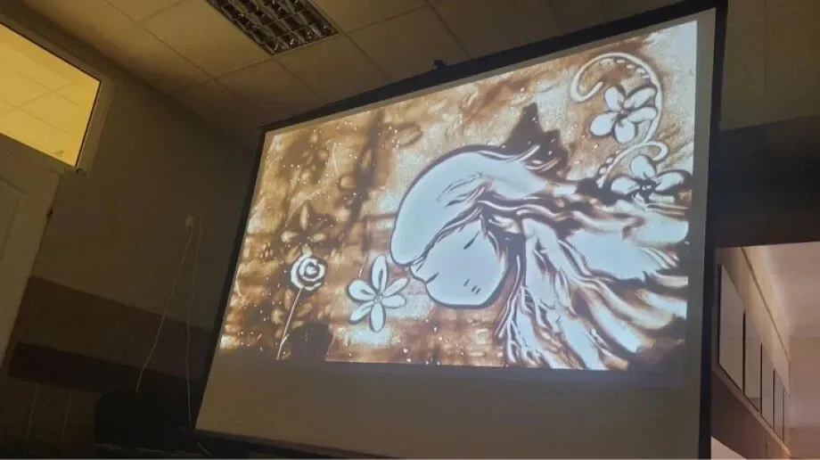 Spektakl animacji piaskowej w Publicznych Szkołach Podstawowych