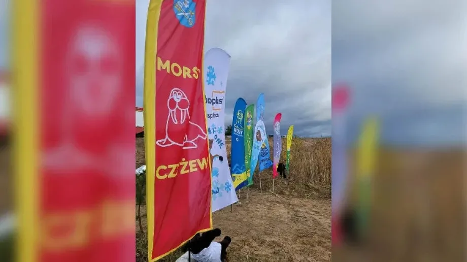 Wspólne morsowanie rozpoczęło sezon zimowych kąpieli 