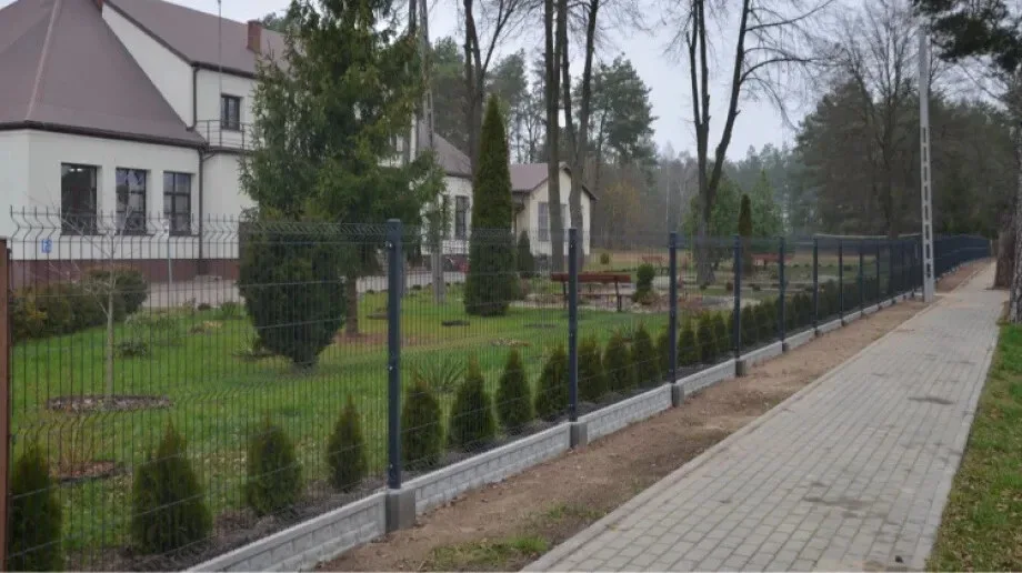 Nowe ogrodzenie przy Szkole Podstawowej w Orle