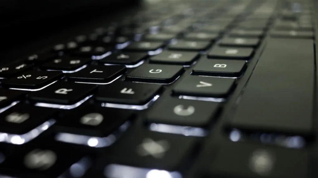 Kolejne oszustwo internetowe na mieszkańcu powiatu ostrowskiego 