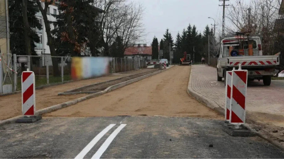 Prace remontowe na odcinku ulicy Kólowej Bony nadal trwają (zdjęcia)