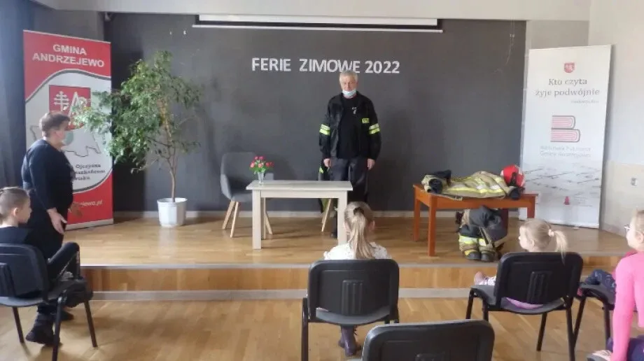 Spotkanie ze strażakiem w Bibliotece Publicznej Gminy Andrzejewo
