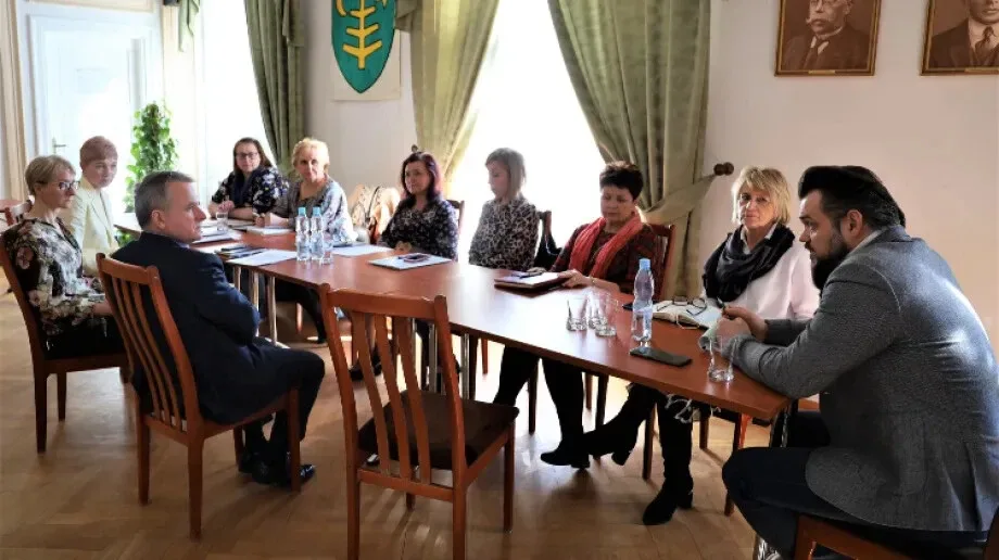 Spotkanie burmistrza z dyrektorami miejskich jednostek oświatowych