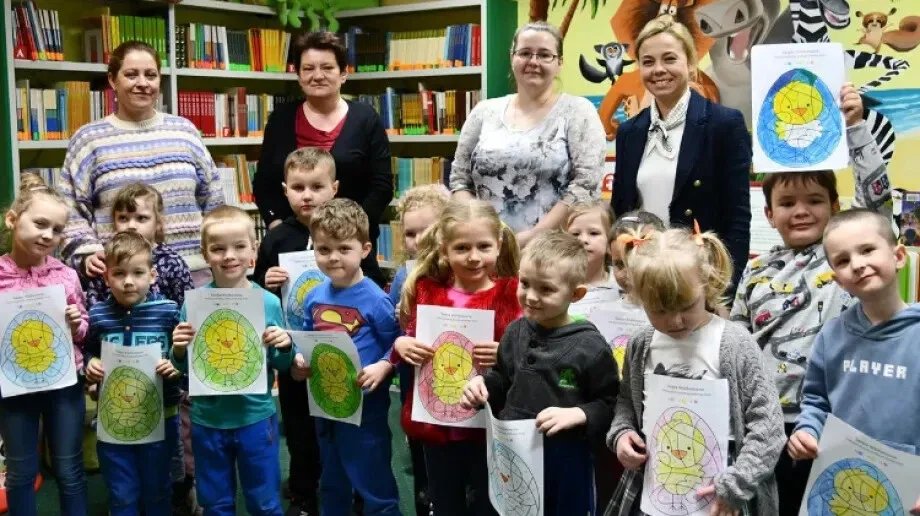 Przedszkolaki odwiedziły Bibliotekę Publiczną w Broku