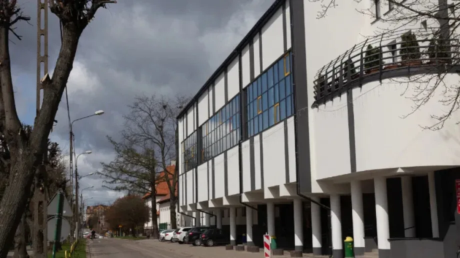 W piątek nieco chłodniej, wystąpią też przelotne opady deszczu