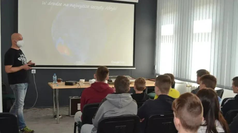 Robert Gondek gościł w Bibliotece Publicznej Gminy Zaręby Kościelne