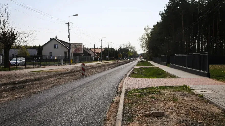 Prace remontowe drogi na odcinku Ostrów - Małkinia. Kiedy zostaną zakończone?