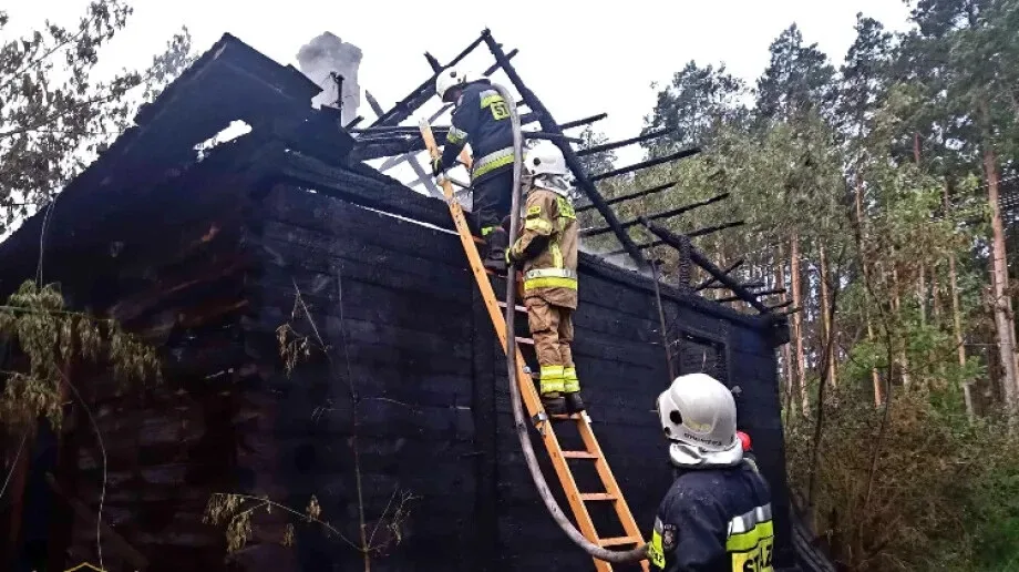 Pożar drewnianego budynku w miejscowości Niegowiec
