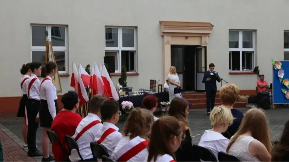 Zakończenie roku szkolnego w piątek. Zobacz harmonogram 