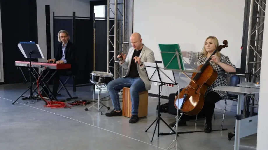 Uczniowie ostrowskich szkół poznali brzmienie instrumentów perkusyjnych