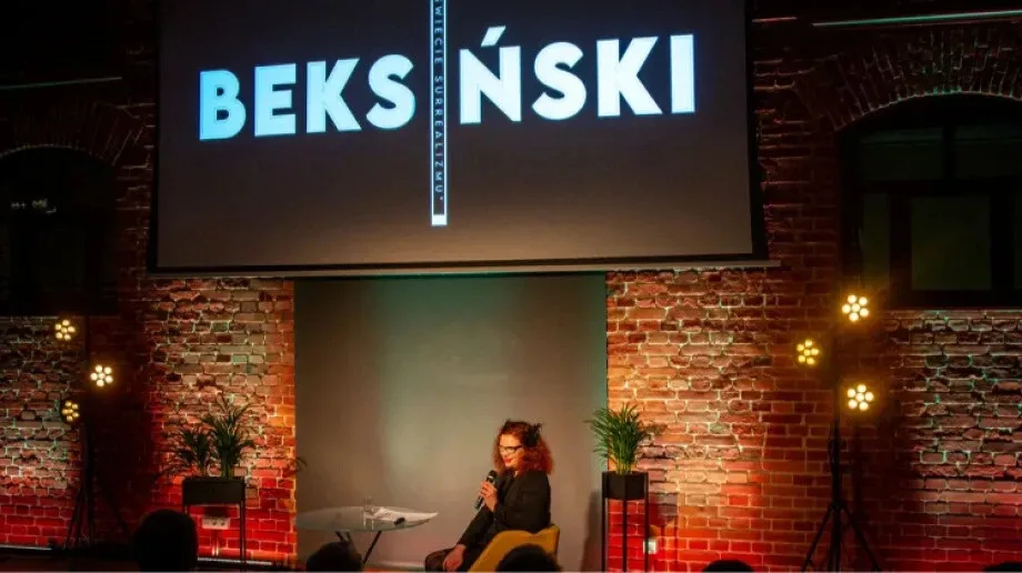 Wyjątkowe dzieła Zdzisława Beksińskiego. Wernisaż wystawy pt. 'W świecie surrealizmu' za nami! (zdjęcia, wideo)