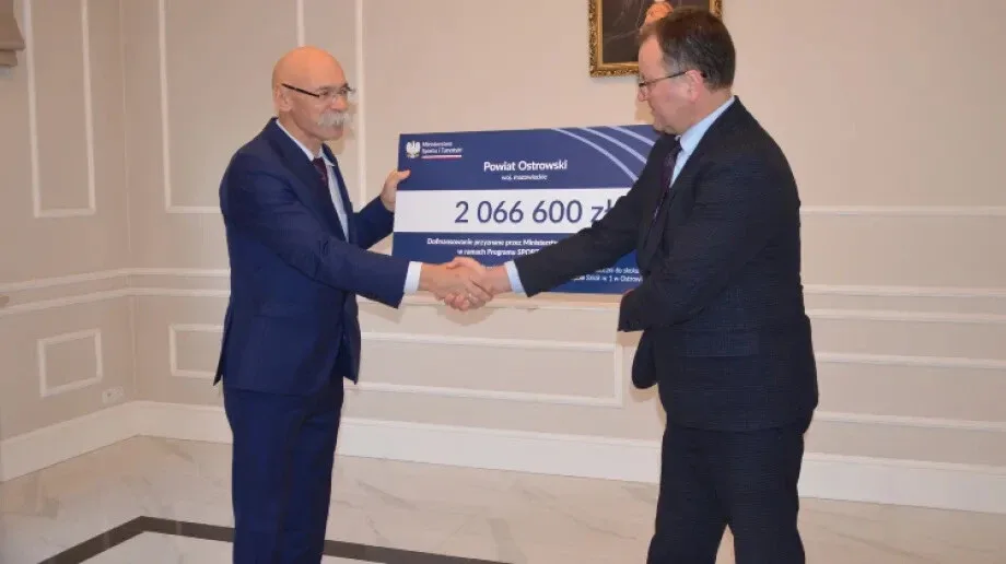 Ponad 2 mln zł na rozbudowę infrastruktury sportowej w powiecie ostrowskim! 