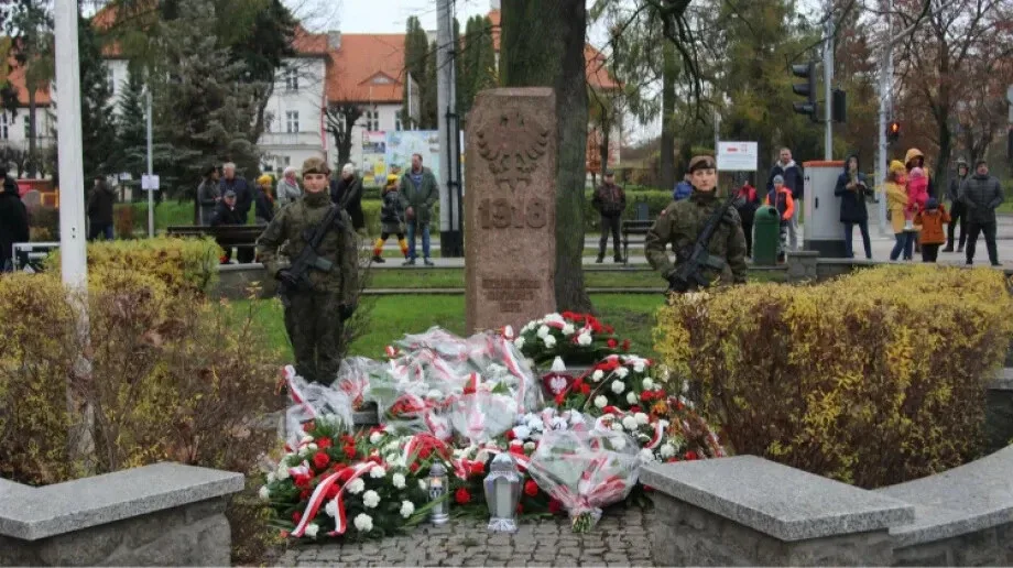Uroczyste powiatowo-miejsko-gminne obchody Narodowego Święta Niepodległości w Ostrowi Mazowieckiej (zdjęcia, wideo)