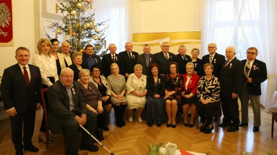Złote Gody w Ostrowi Mazowieckiej. Jubilaci otrzymali medale za długoletnie pożycie małżeńskie
