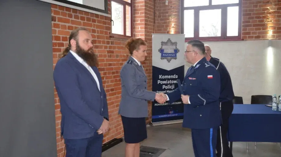 Ostrowscy policjanci odbyli roczną odprawę w Jatkach