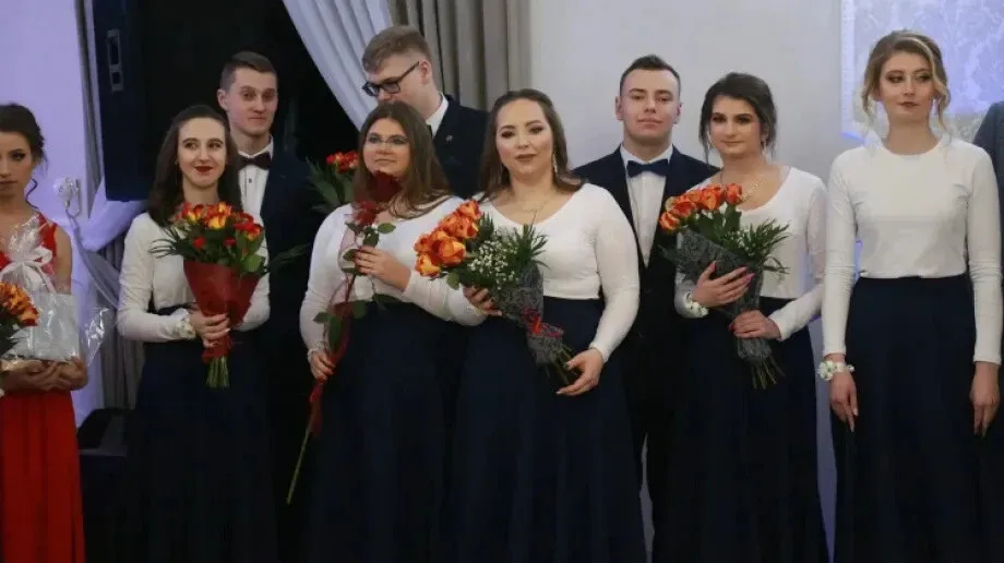 Już w najbliższą sobotę uczniowie ZSCKR w Starym Lubiejewie będą bawić się na studniówce (wideo)