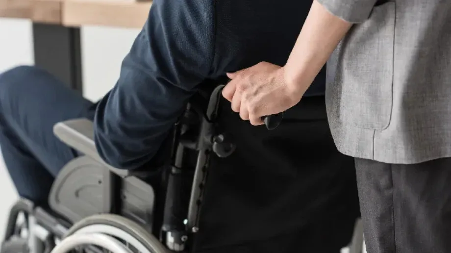 Gmina Ostrów Mazowiecka otrzymała środki na realizację programu pt. 'Asystent Osobisty Osoby Niepełnosprawnej'