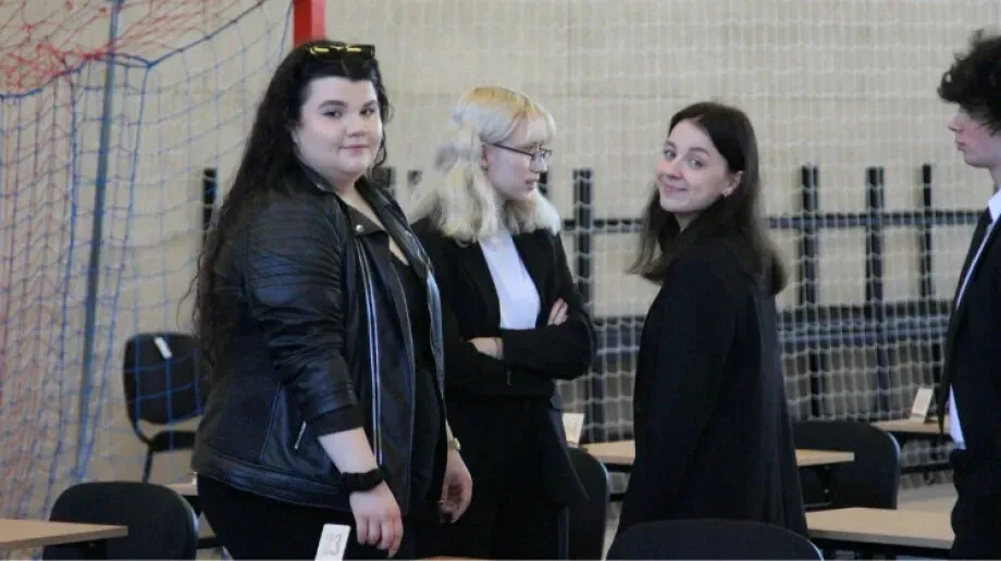 Uczniowie 'Kopernika' rozpoczęli maraton maturalny (zdjęcia)