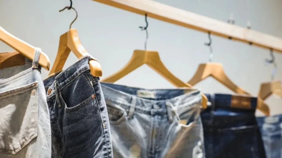 Spodnie modne w 2023