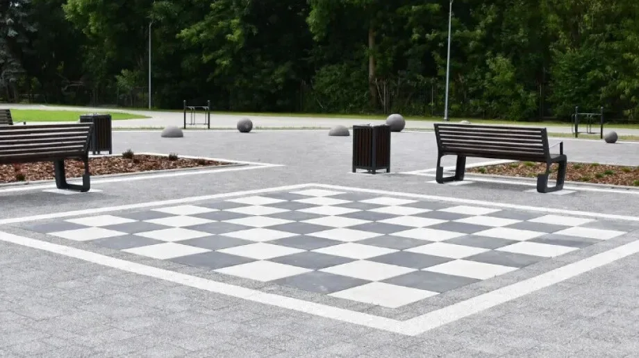 Ogromna szachownica powstała w centrum Broku