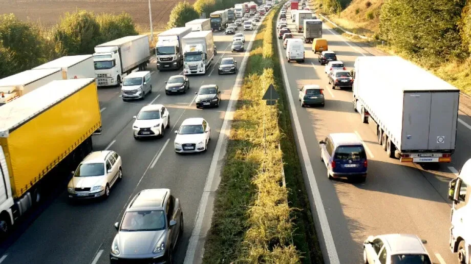 Od 1 lipca obowiązuje zakaz wyprzedzania się ciężarówek na drogach szybkiego ruchu