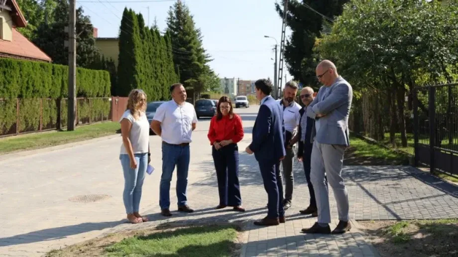  Modernizacja ulic Malczewskiego i Moniuszki dobiegła końca. Mieszkańcy mają nową, bezpieczną i estetyczną przestrzeń