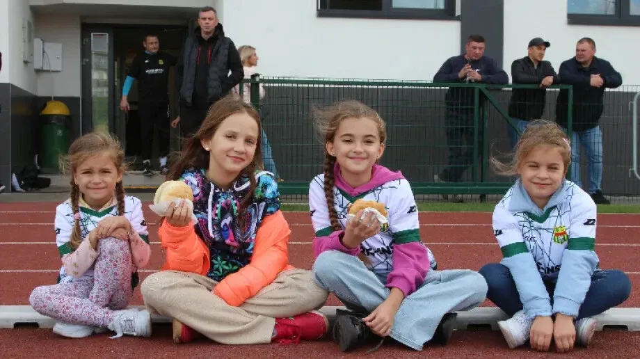 Świętowanie 60 lecia PGZ Zurad w atmosferze sportu z KS Ostrovia (zdjęcia)