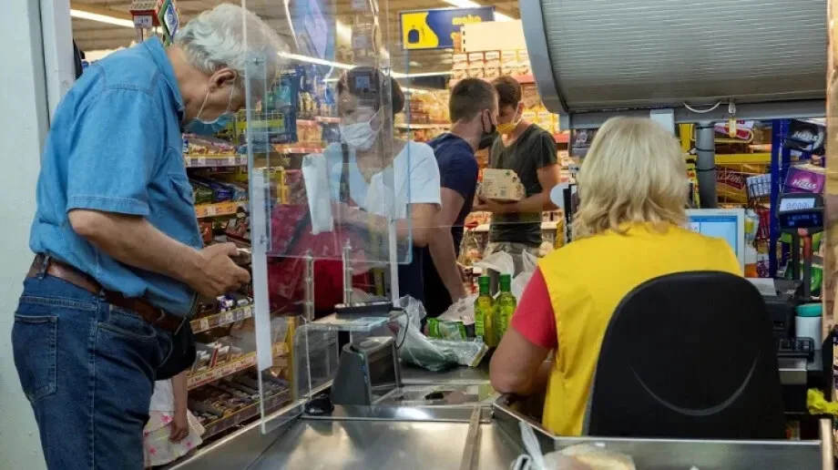 INDEKS CEN: Spada dynamika wzrostu cen w sklepach. Jednak dwucyfrowe podwyżki wciąż drenują portfele Polaków