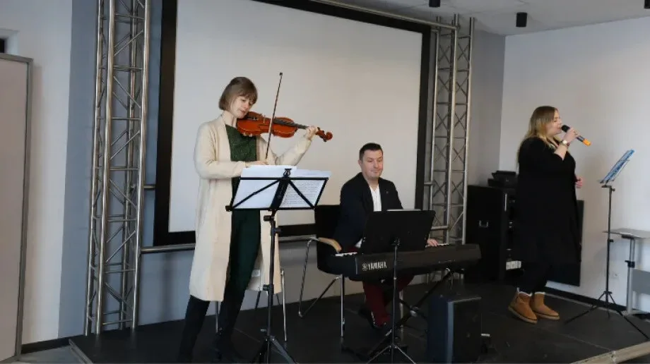 Audycje muzyczne w Ostrowi 'Święta tuż, tuż…'