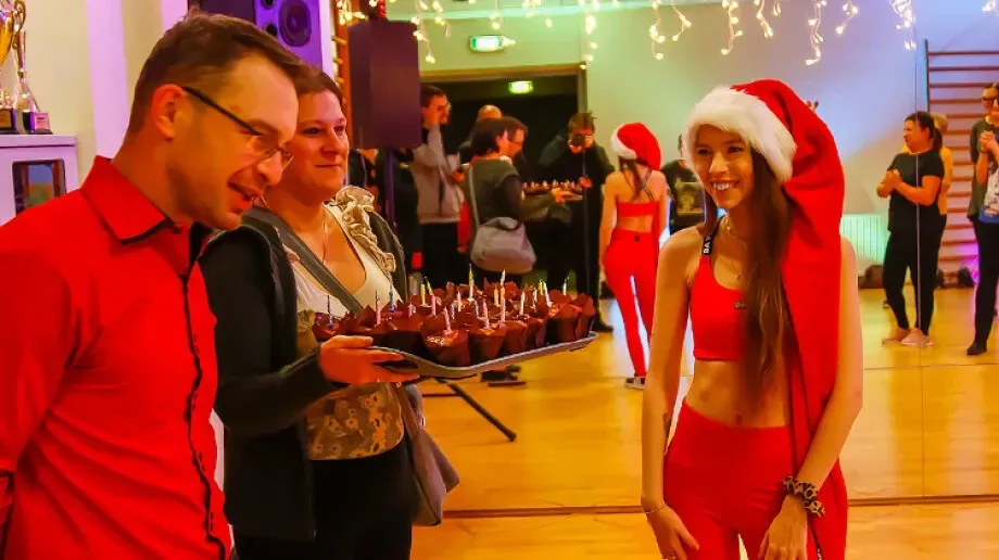 Magiczne Mikołajki w rytmie Zumba z Agatą Agą Wyrwas (zdjęcia)