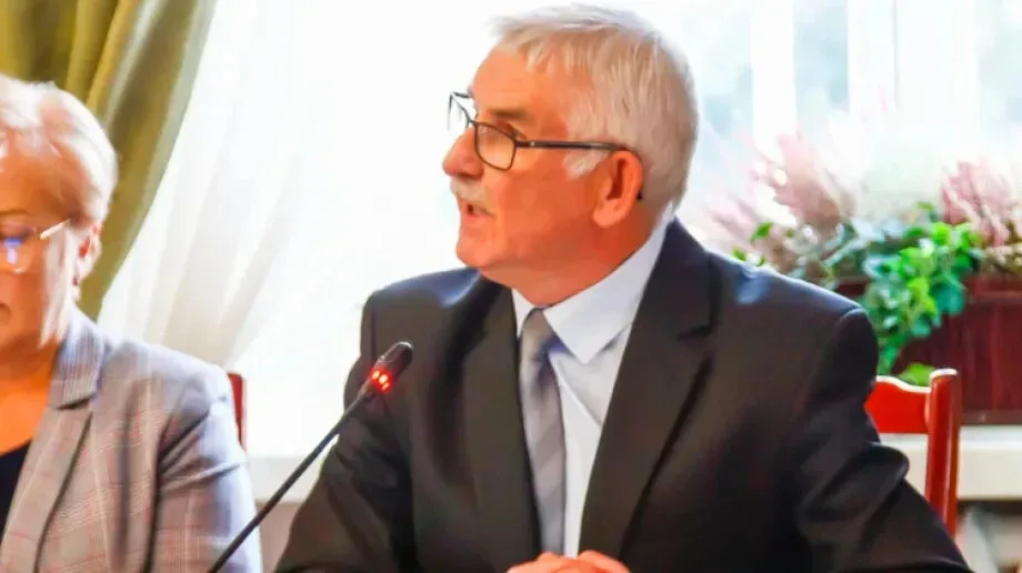  Burmistrz Bauer i radny Dylewski w ogniu debaty o sprzedaży działek