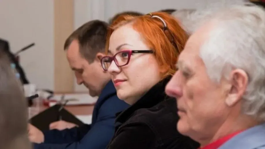 Radna chwali miasto oraz wbija szpilę gminie