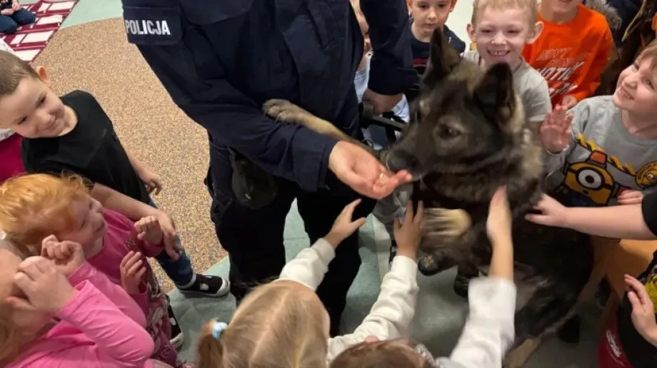Policjanci promują bezpieczeństwo wśród najmłodszych (zdjęcia) 