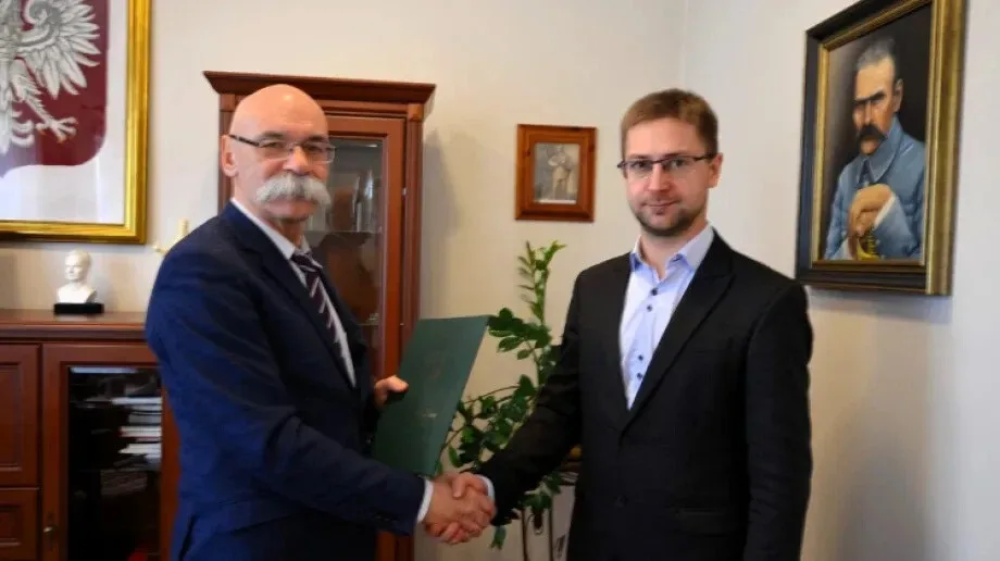 Powiat Ostrowski wspiera budowę strzelnicy w Bogutach-Piankach