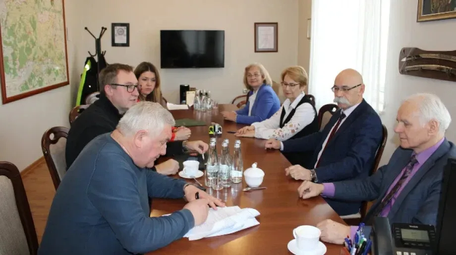 Powiat Ostrowski pozyskał dofinansowanie na rozbudowę infrastruktury drogowej