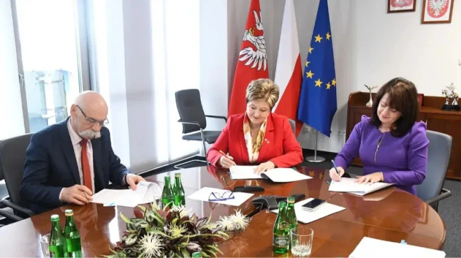 Powiat ostrowski z dofinansowaniem sejmiku