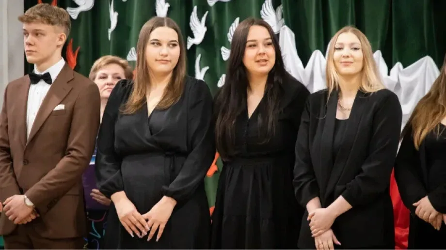 Pożegnanie maturzystów z ZSCKR w Starym Lubiejewie (zdjęcia)