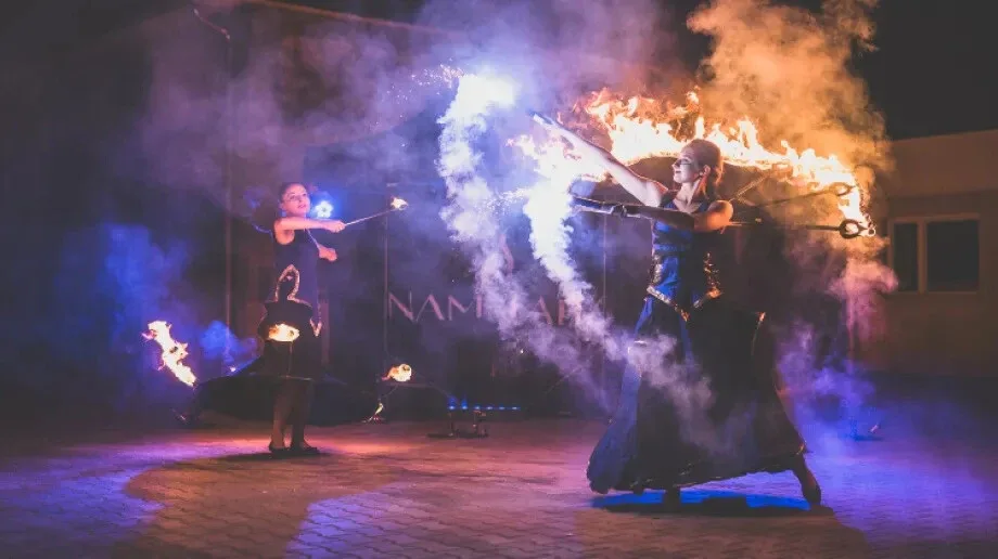 Fireshow i ledshow przy Bursztynowej