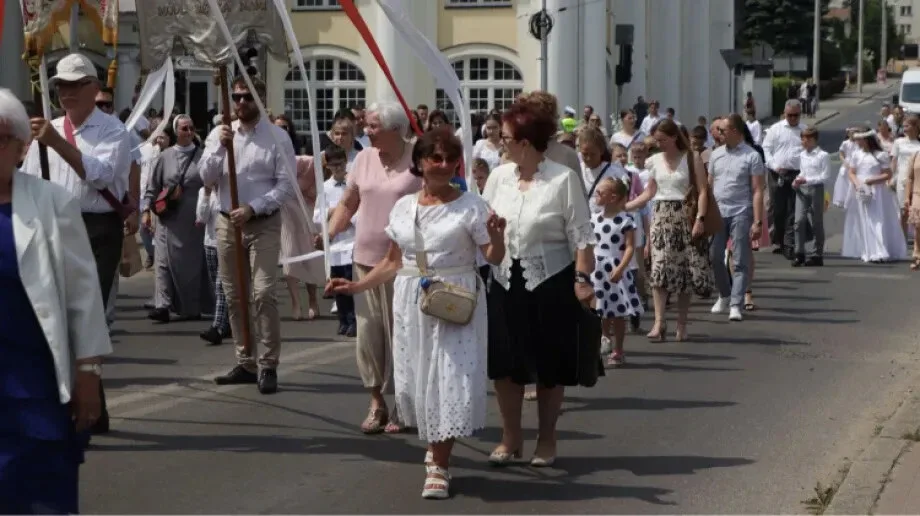 Uroczystość Bożego Ciała w Ostrowi Mazowieckiej (zdjęcia)